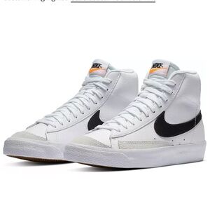🔥NWT! Nike Blazer Mid '77 high top sneakers